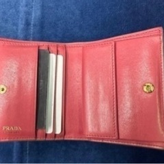 PRADA 二つ折り財布　ピンク×ベージュ