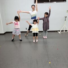 英語でレッスンが受けられるミニキッズダンスです！！