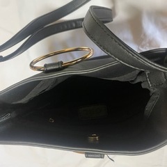 グレイル ブラック ショルダーバッグの画像