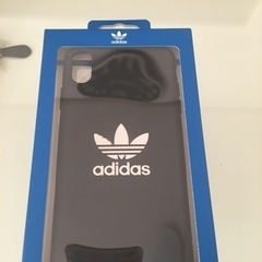 iPhoneXSMAXのadidasケース