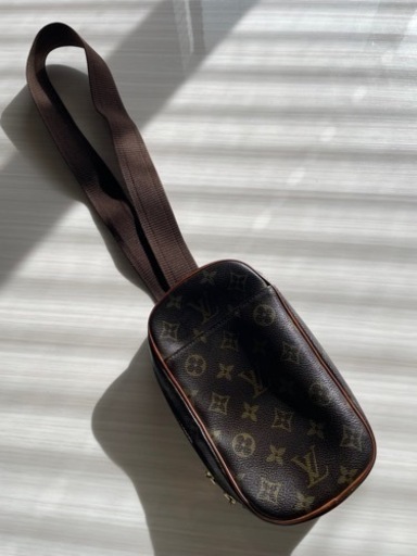 LOUIS VUITTON ポシェットガンジュ