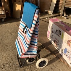 ４輪になっちゃう  キャリーの画像