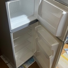 【取引決まりました】冷蔵庫と電子レンジを無料で譲ります。1/29(日)非対面式で引き渡し、説明欄読んでください。の画像
