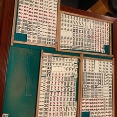 （決まりました）自動麻雀卓（専用牌4セット込みの画像