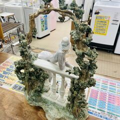 リヤドロ メランコリック・ムード IN THE BALUSTRADEの画像