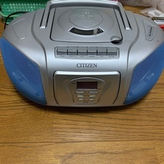 取り引き中　CDラジカセとオマケ