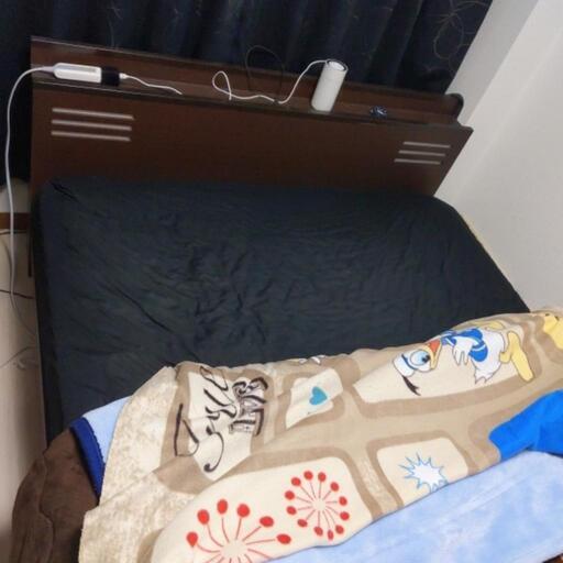 ダブルベッド