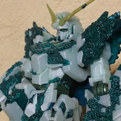ユニコーンガンダム結晶化　ガンプラ　プラモデルの画像