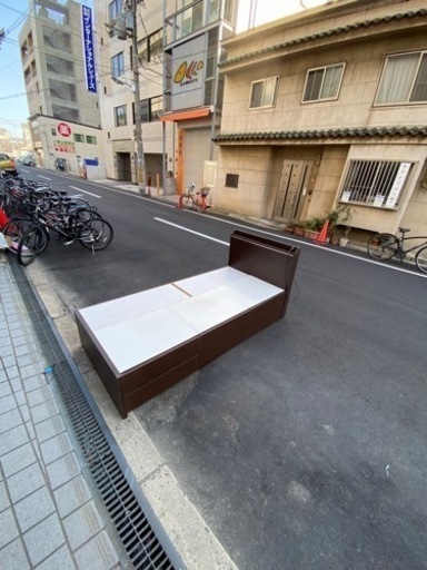 ?シングルベッド引き出し４つ?大阪市内配達設置無料??保証有り