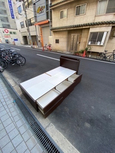 ?シングルベッド引き出し４つ?大阪市内配達設置無料??保証有り