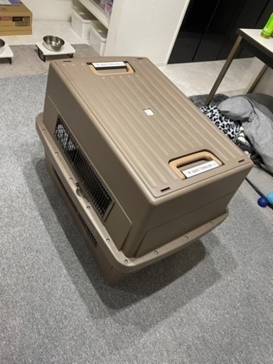 大型犬、中型犬用　クレート　アイリス製