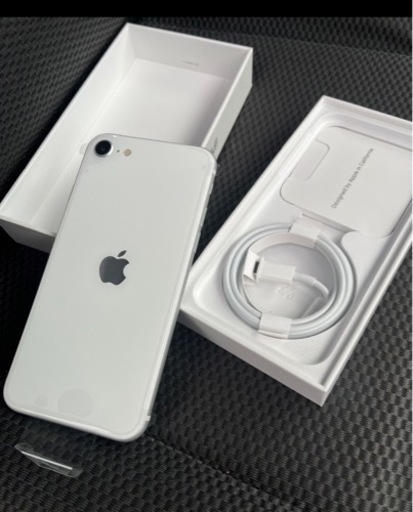 【新品未使用！】iPhone SE ホワイト　64GB