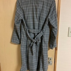 GU S サイズ　春秋用　チェック柄コートの画像