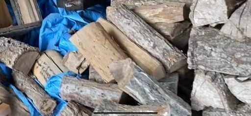 薪（種類画像で判断してください）300kg（軽トラ満タンくらい）