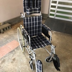 リクライニング車いす