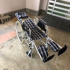 リクライニング車いすの画像
