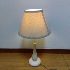 小さな電気スタンド