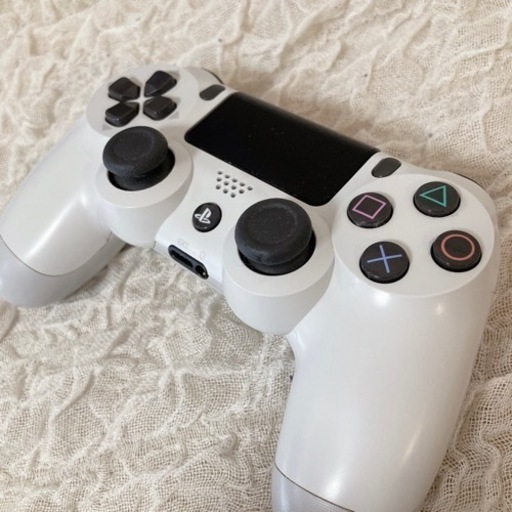 プレイステーション4、コントローラー付