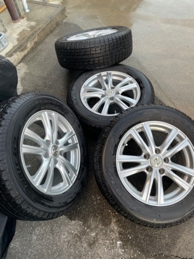 TOYO GARIT G5 215/60/16 スタッドレス　バリ山