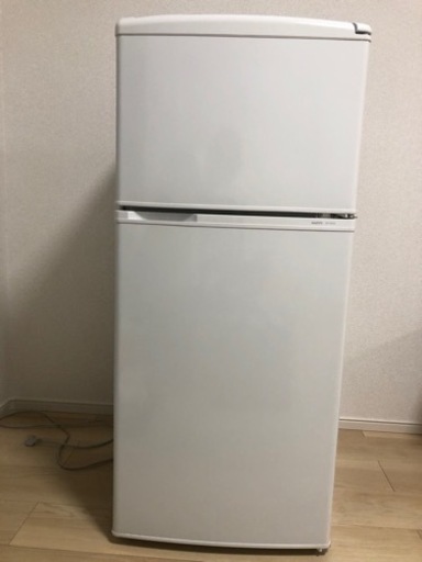 冷蔵庫　SANYO ノンフロン直冷式冷凍冷蔵庫　2010年製