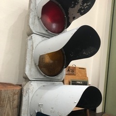 看板などに　信号機　縦型　本体　本物