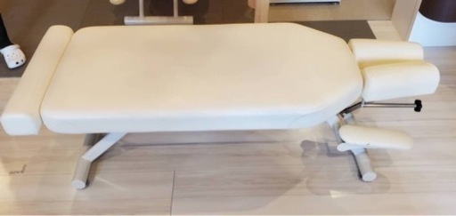 ②高田ベッド　カイロベット　整体ベッド