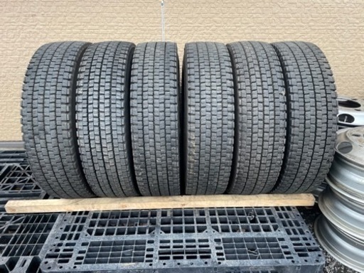 タイヤ、ホイール TB 245/70R19,5 11R22,5 295/80R22,5