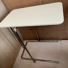 IKEAサイドテーブル