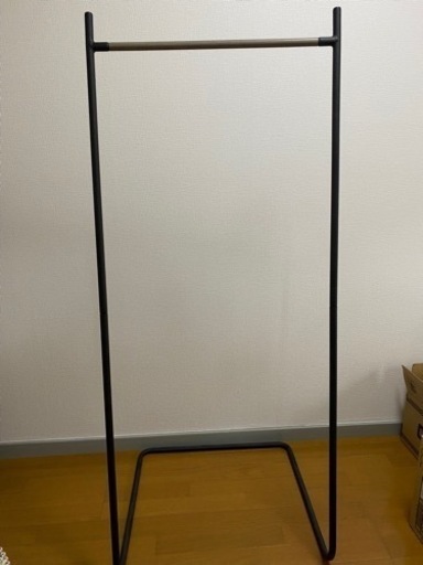 受け取り限定!!シンプルでオシャレなハンガーラック