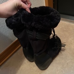 急募！黒ブーツ　ファー付きの画像