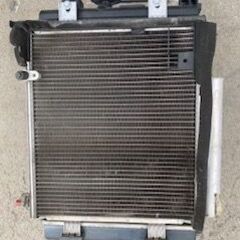 ダイハツミラ　ラジエーター電動ファン・エアコンホース