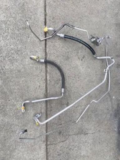 ダイハツミラ　ラジエーター電動ファン・エアコンホース