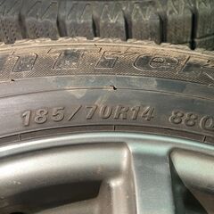 185/70R14　スタッドレスタイヤ・ホイール　中古タイヤお安くお譲りいたします。の画像