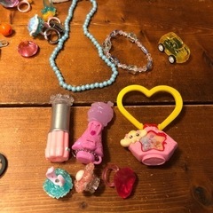 細々したオモチャの画像