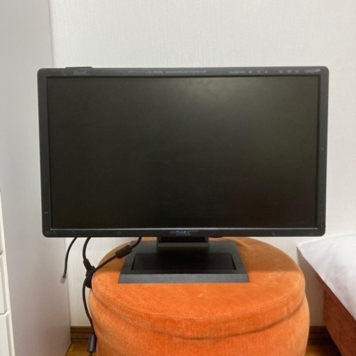 ディスプレイ、キーボード全部込みで売ります