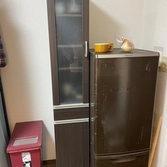 【値下げ】2月7日引き取り限定　スリム　食器棚　可変棚