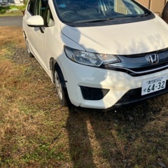 ホンダ　フィット白