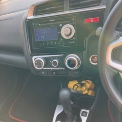 ホンダ　フィット白の画像