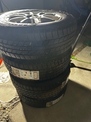 スタッドレスタイヤ新品未使用　タイヤシール付き