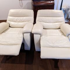 ニトリ ビリーバ2 アイボリー 電動リクライニングソファ 美品