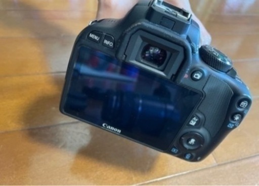 決まりました！デジタル一眼レフ　Canon EOSkiss x7 Wレンズキット　カメラ