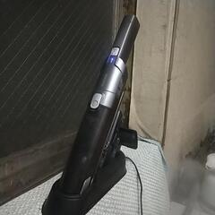 アイリスオーヤマハンディー掃除機の画像