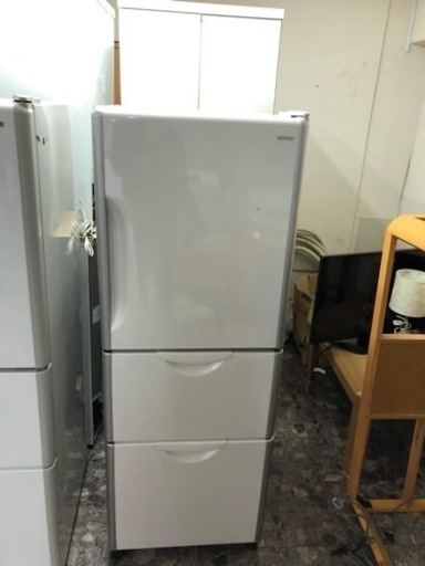 5km以内配送無料　保証付き　日立 HITACHI R-26WS-W [冷蔵庫]