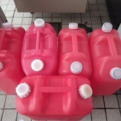 ポリタンク 石油 ポリタンク 灯油 1個300円の画像
