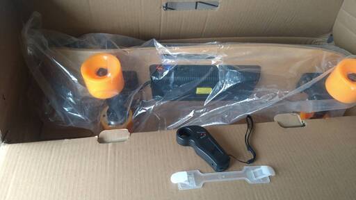 激安☆電動スケートボード　動作確認済み　スケボー好きに　運動に　モーター付き