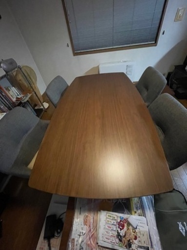 ダイニングテーブル5点セット。