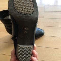 値下げ革ブーツの画像