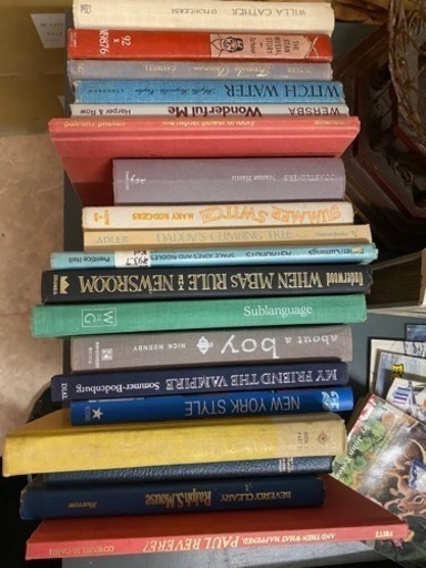 洋書　絵本など一冊300円でお譲りします。