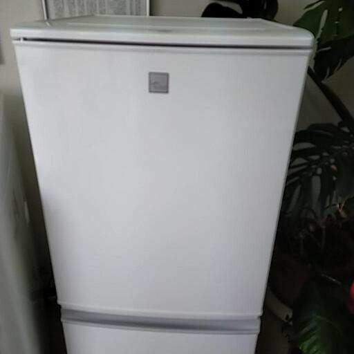 シャープ製 SJ-14E3 容量137リッター