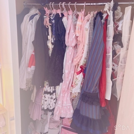 ロリィタ服、格安にてお譲りいたします。
